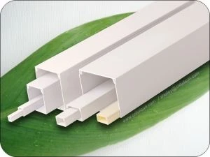 전기 케이블을위한 PVC 트렁킹 화염 증거 배열 된 트렁킹
