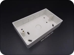 고정 러그가있는 PVC 전기 상자 BS4662